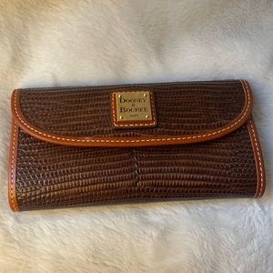 Dooney & Bourke Embossed Lizard Continental Wallet (Clutch) in Chestnut